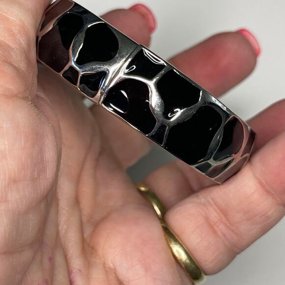 Bangle bracelet silver tone with black enamel animal print hinged magnetic close - Picture 2 of 15